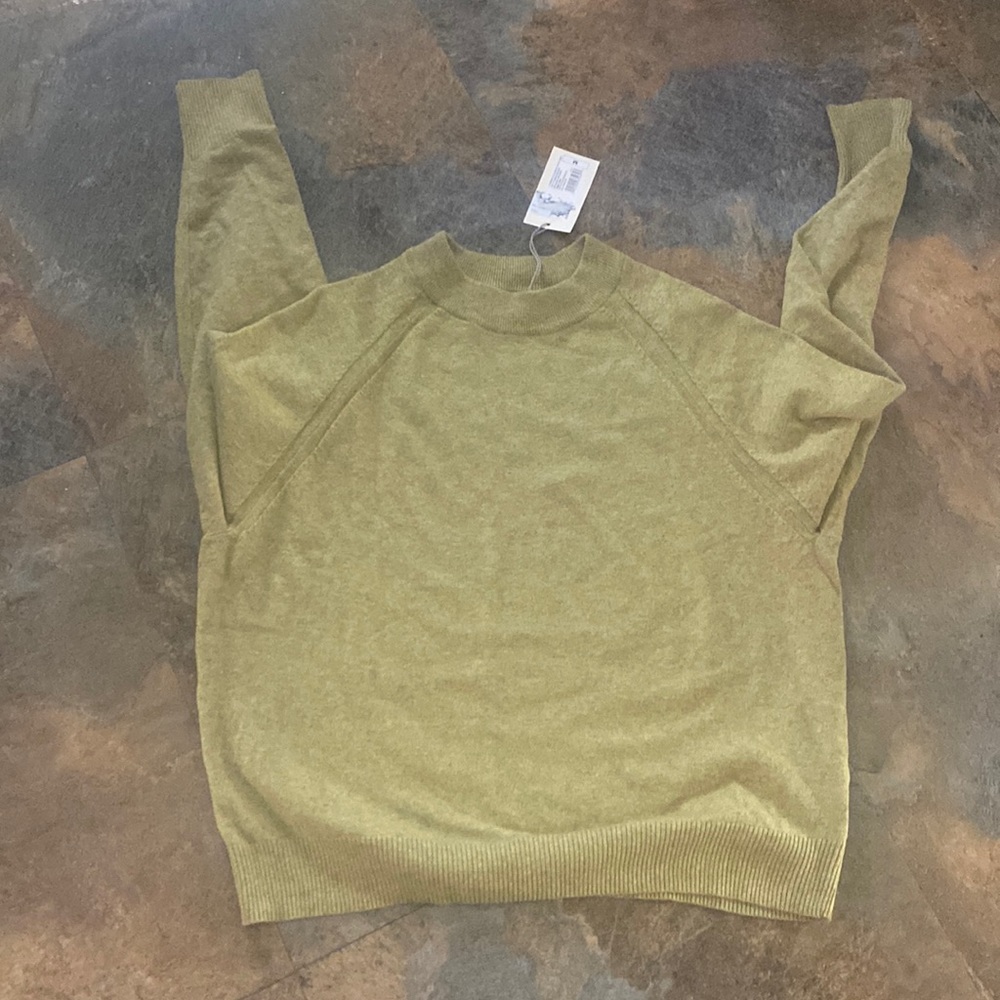 a new day brand ladies crew neck sweater.☃️